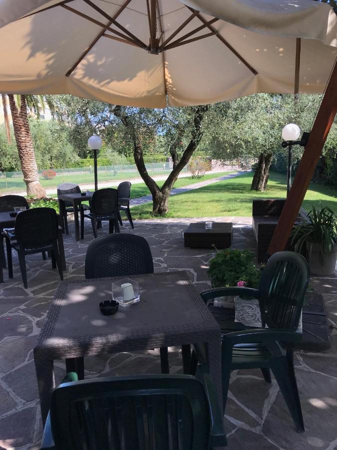 Albergo Villa Angela 토스콜라노마데노 외부 사진