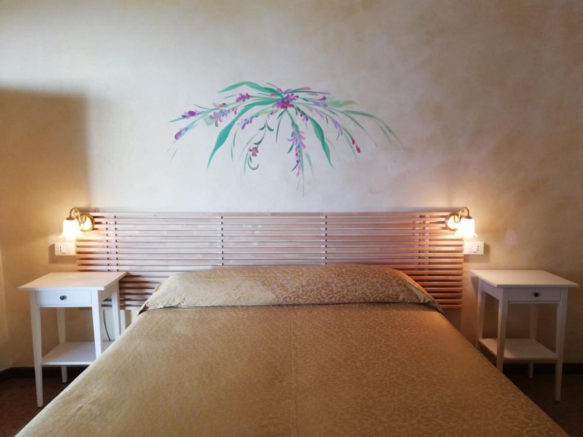 Albergo Villa Angela 토스콜라노마데노 외부 사진