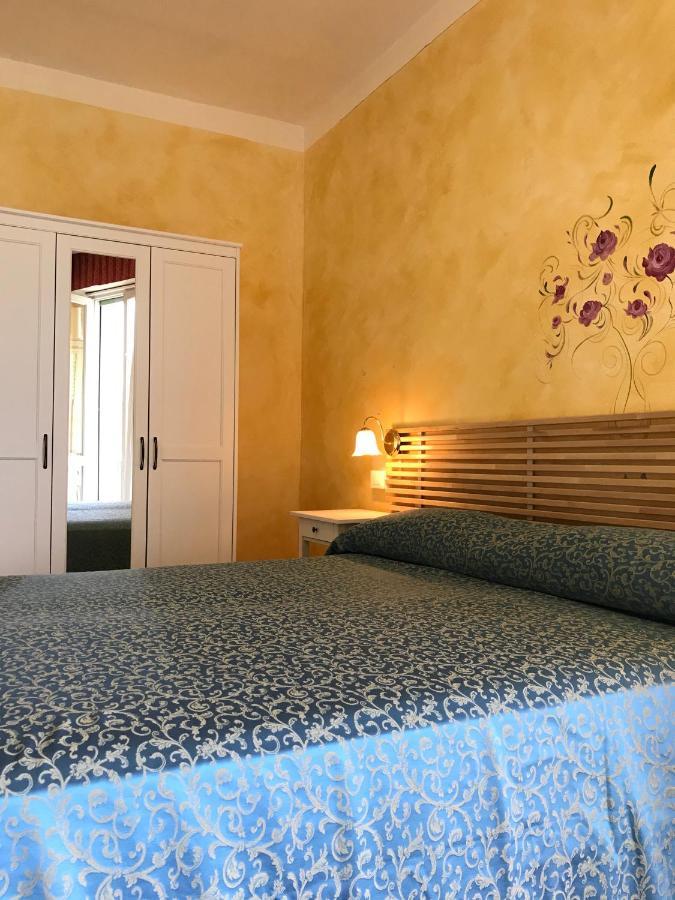 Albergo Villa Angela 토스콜라노마데노 외부 사진