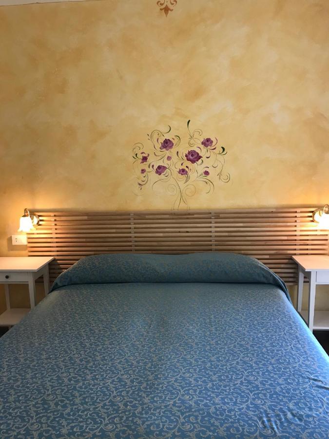 Albergo Villa Angela 토스콜라노마데노 외부 사진
